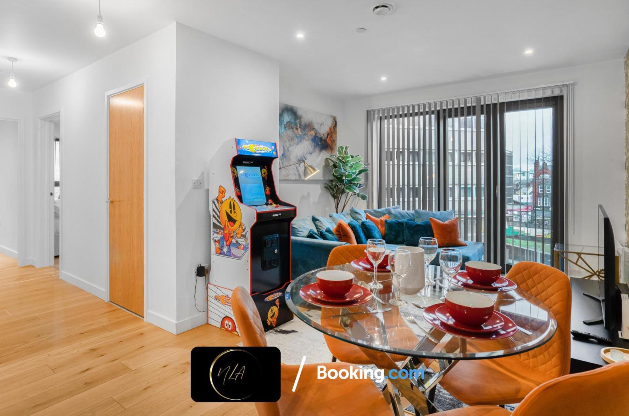 City Centre Apartment With Free Parking, 2 Bathrooms, Netflix And Wifi - Suitable For Contractors And Families - By Noor Luxury Accommodations 버밍엄 외부 사진